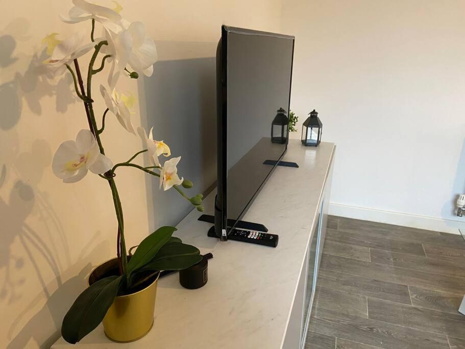 2 Bedroom Private Spacious Apartment In West Midlands Birmingham Kültér fotó
