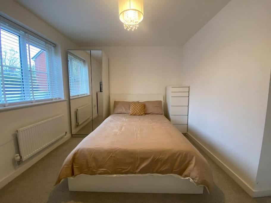 2 Bedroom Private Spacious Apartment In West Midlands Birmingham Kültér fotó